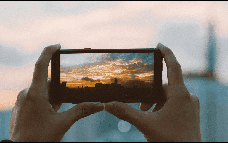 Tanto Samsung como Apple apuestan por estrategias distintas. UNSPLASH / C. LE