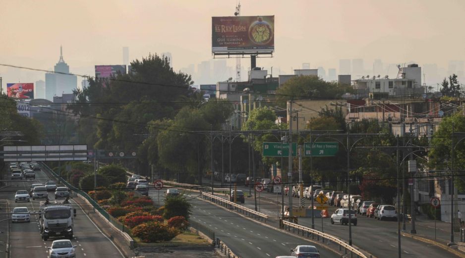 Aunque ayer hubo altos niveles de contaminación en la Ciudad de México, sólo en Toluca y Santiago Tianguistenco se declaró la contingencia ambiental. SUN/H. Salvador