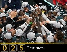 El pasado mes de febrero, los Philadelphia Eagles humillaron a los Kansas City Chiefs (40-22), sumando así su segundo trofeo Vince Lombardi. ESPECIAL / AFP y CANVA