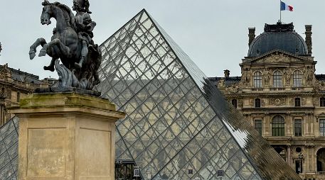 La  pirámide  del Louvre ahora es un orgullo en Francia. EFE/ARCHIVO
