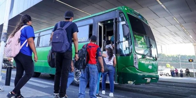 Avalan aumento a tarifa del transporte p&uacute;blico en el AMG; gobernador de Jalisco determinar&aacute; costo a usuarios