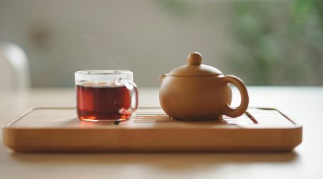 Al combinar la cáscara de cebolla con miel, ambos ingredientes potencian sus beneficios. UNSPLASH/ M. KIM