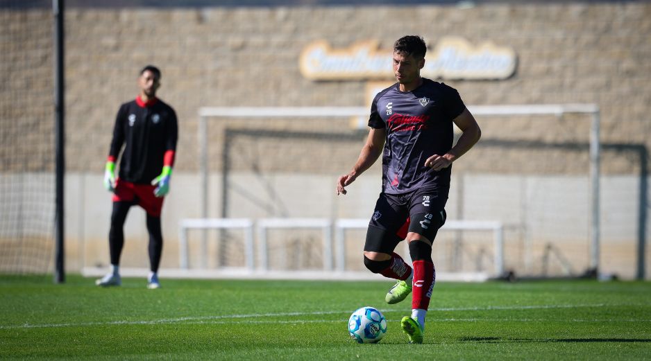 Atlas tomó el control del partido desde los primeros minutos, apostando por la posesión del balón y una presión alta que complicó la salida de los universitarios. ESPECIAL / Atlas FC