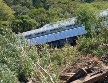 Se solicitó el apoyo de ambulancias para el rescate de personas lesionadas tras el incidente. ESPECIAL / SUN