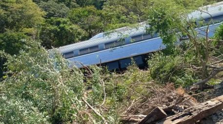 Se solicitó el apoyo de ambulancias para el rescate de personas lesionadas tras el incidente. ESPECIAL / SUN