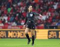 García Mendoza se convirtió en una figura recurrente no solo en la Liga MX Femenil, sino que derribó los muros de género en la rama varonil del futbol mexicano. IMAGO7.