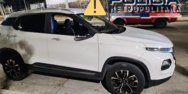 Seguridad en Jalisco: Metropol captura a tres personas con veh&iacute;culo con reporte de robo