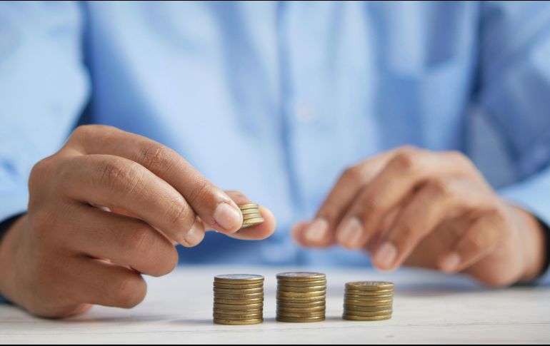 El porcentaje de personas que planea ahorrar es ligeramente menor al registrado en los propósitos de 2025. Unsplash