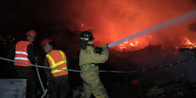 Honduras: Incendio consume locales del mercado de San Pedro Sula