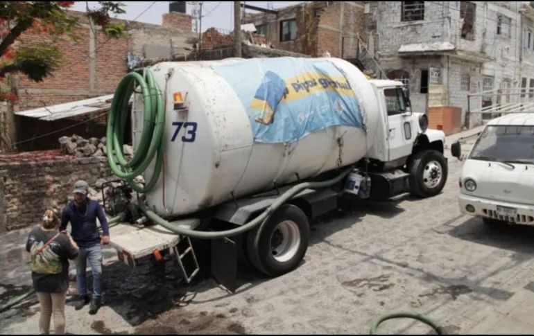 Para solicitar el servicio de pipas gratuitas se debe realizar a través de Siapatel. También se puede hacer por medio de las redes sociales del Siapa, donde se brindará atención y seguimiento a los reportes. ESPECIAL / Siapa