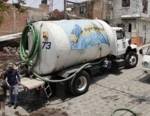 Para solicitar el servicio de pipas gratuitas se debe realizar a través de Siapatel. También se puede hacer por medio de las redes sociales del Siapa, donde se brindará atención y seguimiento a los reportes. ESPECIAL / Siapa