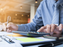 Elegir a un profesional confiable no solo facilita el cumplimiento de tus obligaciones fiscales, también protege tu patrimonio y te brinda tranquilidad frente a la autoridad tributaria. CANVA