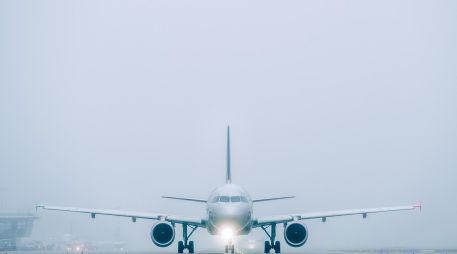 La presencia de neblina es un fenómeno recurrente en la capital mexicana, especialmente durante las primeras horas del día y en determinadas temporadas del año. ESPECIAL / CANVA