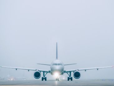 La presencia de neblina es un fenómeno recurrente en la capital mexicana, especialmente durante las primeras horas del día y en determinadas temporadas del año. ESPECIAL / CANVA