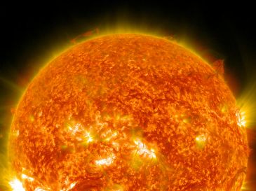 Esto es lo que produce una breve explosión de radiación en la superficie del sol. ESPECIAL / UNSPLASH NASA