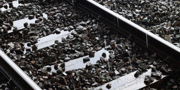 Intentan descarrilar tren de carga en Guanajuato para robar mercanc&iacute;a