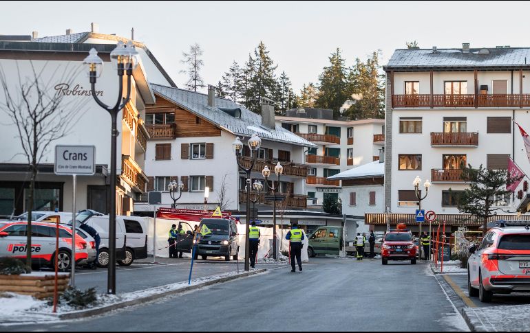 La policía tiene previsto ofrecer una conferencia de prensa más tarde en Crans-Montana. AP