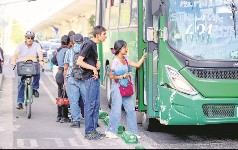 En una primera etapa, la Tarjeta Única estará dirigida a estudiantes, adultos mayores, personas con discapacidad y otros grupos en situación de vulnerabilidad. Posteriormente, estará disponible para toda la población interesada. EL INFORMADOR