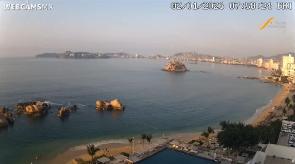 En las imágenes se observan las playas de la Bahía de Acapulco, el interior de viviendas sacudiéndose, así como derrumbes en diferentes zonas. X / @webcamsdemexico