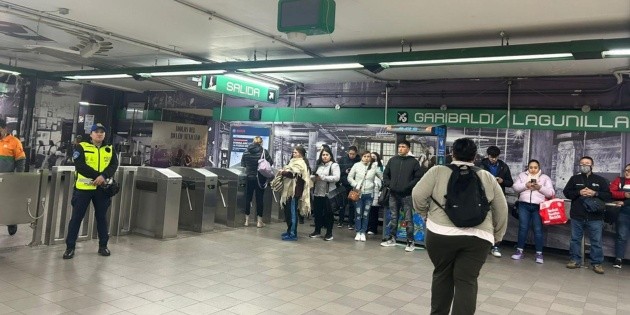 VIDEO muestra c&oacute;mo se vivi&oacute; el sismo hoy en el Metro de la CDMX