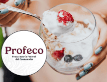 Entre el 22 de octubre y el 13 de noviembre de 2025, los yogures fueron sometidos a mil 884 pruebas. ESPECIAL/Canva