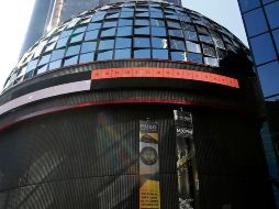 En la jornada, el peso mexicano se apreció un 0.52 % frente al dólar, al cotizar en 17.91 unidades por billete verde. EFE