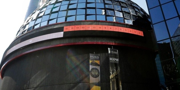 La Bolsa Mexicana inicia el a&ntilde;o a la baja y pierde 2.28% en la semana