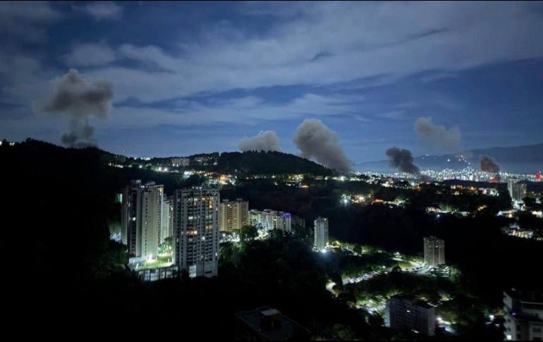 En redes sociales, reportaron detonaciones en el principal fuerte militar del país, Fuerte Tiuna, al oeste de la ciudad y en la base militar de La Carlota. X