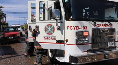 El incendio fue controlado sin mayores complicaciones. ESPECIAL / FACEBOOK Protección Civil y Bomberos de Zapopan