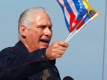 El presidente de Cuba, Miguel Diaz-Canel, durante un acto celebrado en la Tribuna Antimperialista a favor de Venezuela este sábado, en La Habana (Cuba). EFE/ Ernesto Mastrascusa