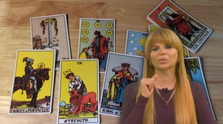 A través del tarot y la astrología, la vidente comparte las tendencias que marcarán el amor, el trabajo, la salud y la economía de cada signo del zodiaco, ofreciendo orientación sobre las oportunidades y precauciones que podrían surgir a lo largo del día. FACEBOOK/MHONI VIDENTE