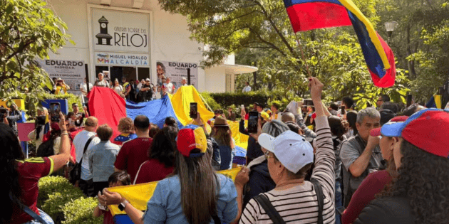 Nicol&aacute;s Maduro: Venezolanos en M&eacute;xico celebran captura