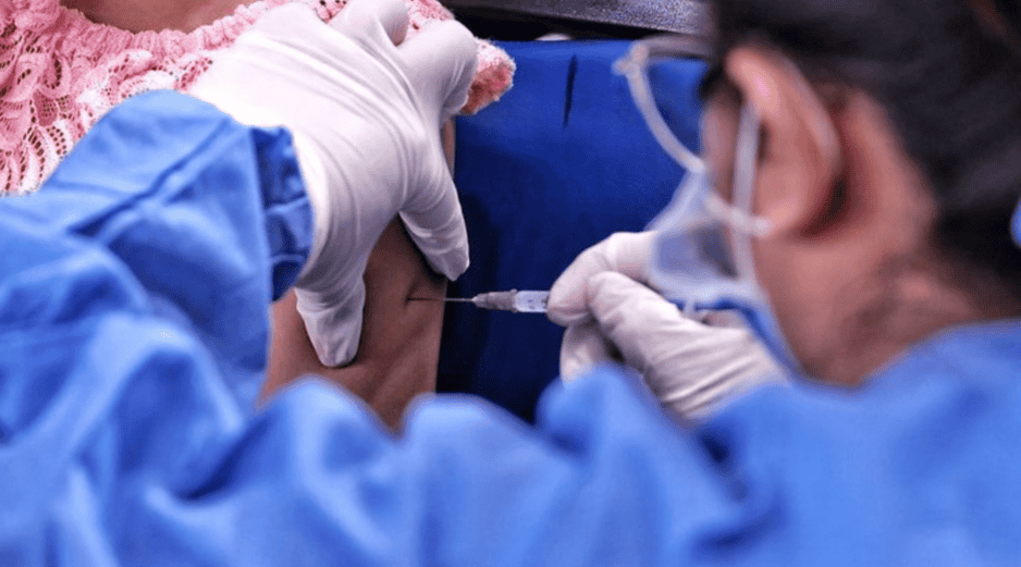 En la Entidad se mantienen activas, hasta el mes de marzo próximo, las campañas de vacunación en el sector público. SECRETARÍA DE SALUD JALISCO