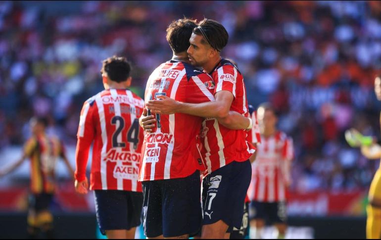 Chivas terminó su preparación rumbo al Clausura 2026 con una victoria de 3-1 sobre Leones Negros, resultado que le permitió quedarse con el tercer lugar de la Copa Pacífica en un duelo disputado en el Estadio Jalisco. EL INFORMADOR / J. Acosta