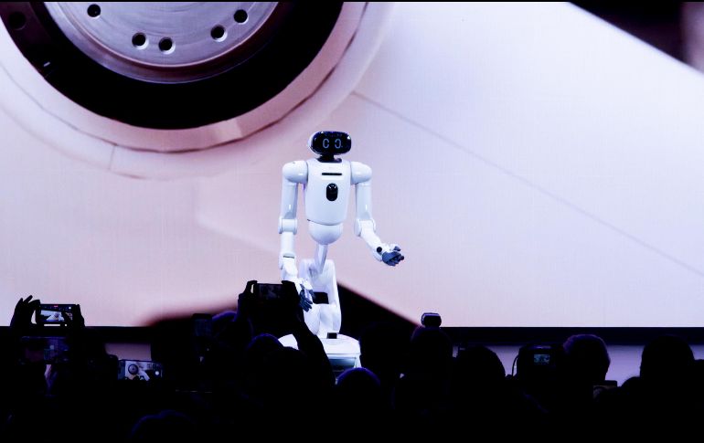 Este robot es la mayor apuesta de la compañía surcoreana de electrodomésticos LG. EFE / L. CHACON