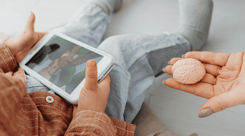 Si se modera el uso continuo y hay un acompañamiento adulto que regule los horarios y contenidos, se puede evitar las consecuencias negativas. CANVA