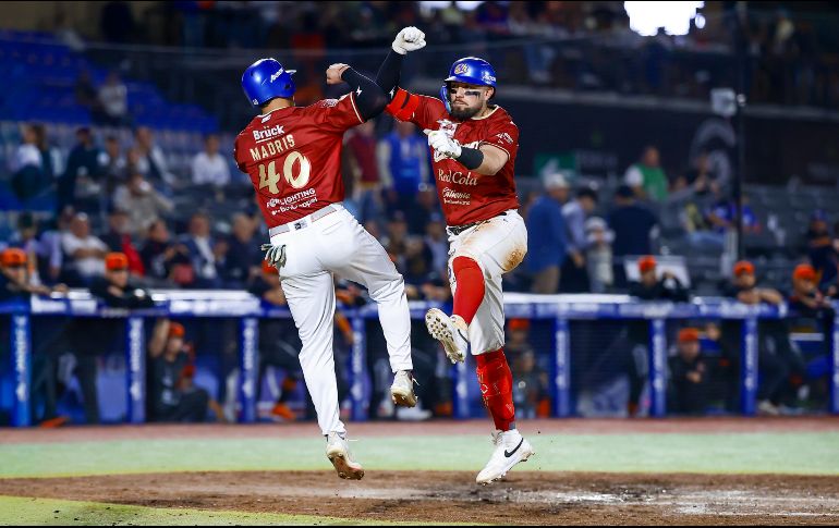 Julián Ornelas pegó un cuadrangular de tres carreras en la quinta entrada para sentenciar el juego. CORTESÍA/Charros de Jalisco