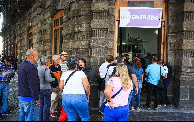 En lo que va del mes, el Gobierno de Guadalajara ha recibido el pago de más de 10 mil cuentas. EL INFORMADOR/J. Acosta