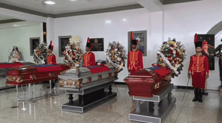 A través de un video difundido este martes en su cuenta oficial de Instagram, la FANB mostró fragmentos de la ceremonia fúnebre. EFE