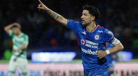 El uruguayo ganó un título de Liga MX, la Copa de Campeones de la Concacaf y dos Campeón de Campeones con los cementeros. SUN/