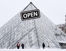 Pese a las condiciones climáticas, el Louvre volvió a abrir sus puertas el día de hoy. EFE / EPA / Teresa Suarez