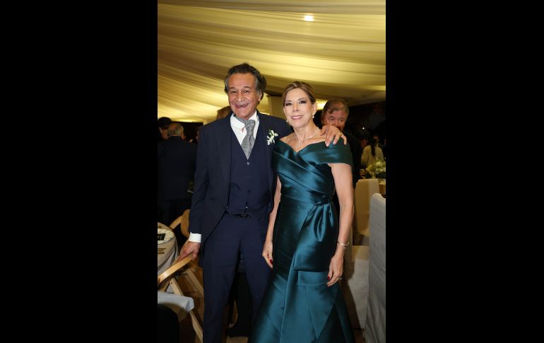 Gabriel Parra García y Luz Elena Alfaro Gómez. GENTE BIEN JALISCO / E. Escamilla