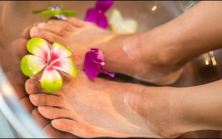 Hay variedad de remedios caseros para quitar el olor a pies. UNSPLASH / R. ENSTAD