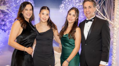 Carolina Rodríguez, Emma García, Sophie García y Michel García. GENTE BIEN JALISCO / Celebración de Año Nuevo en Hyatt Regency Andares Guadalajara