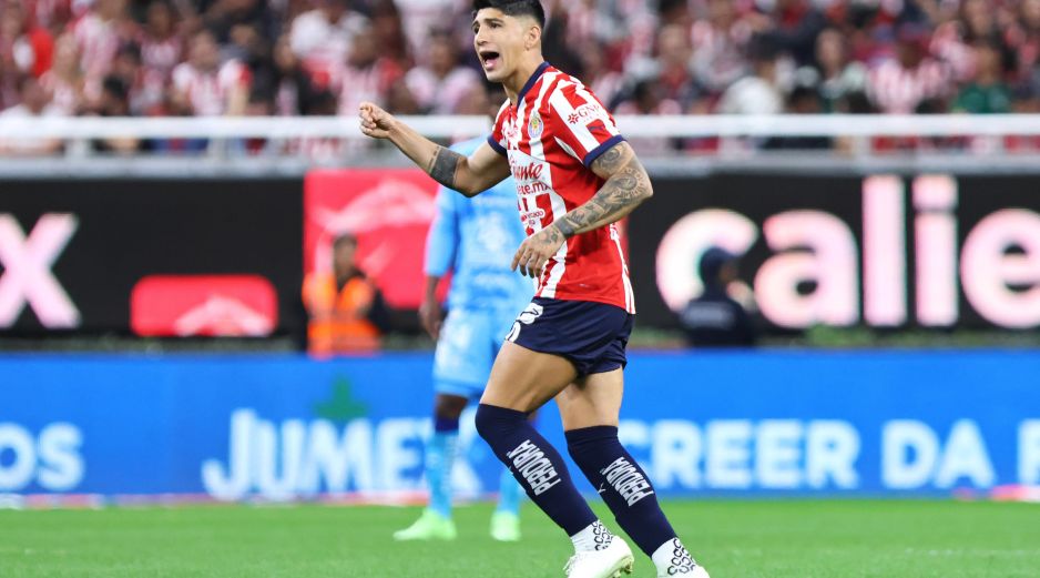 Aunque la directiva de Chivas continúa trabajando para encontrarle acomodo en otro equipo, el principal obstáculo sigue siendo el elevado salario que percibe el futbolista. IMAGO7
