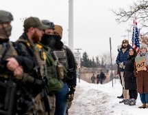 La indignación por la muerte de una manifestante llevó a cientos de personas a protestar frente a oficinas federales. EFE/ A. Colmenares