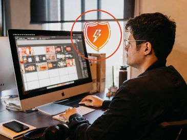 Los conocidos reguladores o no-breaks, son aquellos dispositivos que protegen tus aparatos eléctricos de bajones y subidas de voltaje o cuando hay apagones. ESPECIAL / CANVA