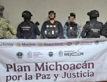 Personal de fuerzas estatales y federales, detuvieron en una acción conjunta, a dos presuntos integrantes del Cártel Nueva Generación, en una localidad del municipio de Morelia. ESPECIAL