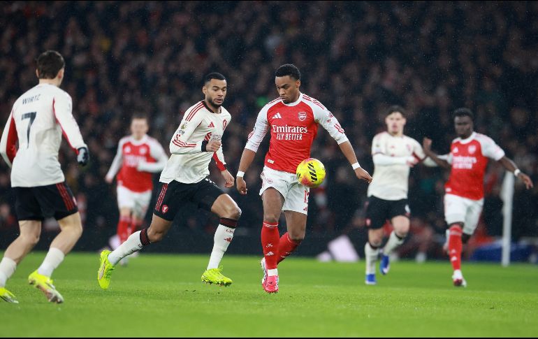 Con 17 partidos restantes, los Gunners son los principales candidatos para conseguir el campeonato. EFE/N. Hall