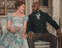 Más allá de ser una figura secundaria, Violet Bridgerton funciona como un eje narrativo que conecta las distintas historias románticas.  ESPECIAL/NETFLIX